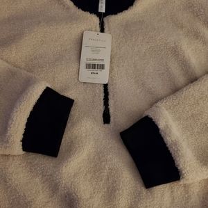 New Fabletics Dream Polar Fleece Pullover, size XL